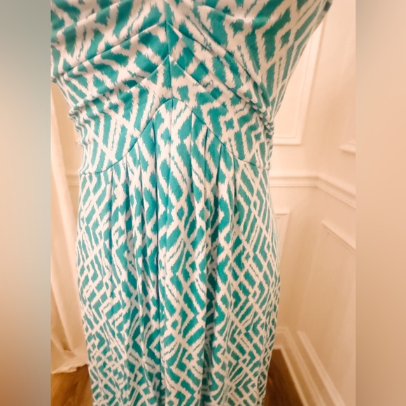Tart Teal & White Geometric Strapless Maxi Dress - Picture 4 of 9